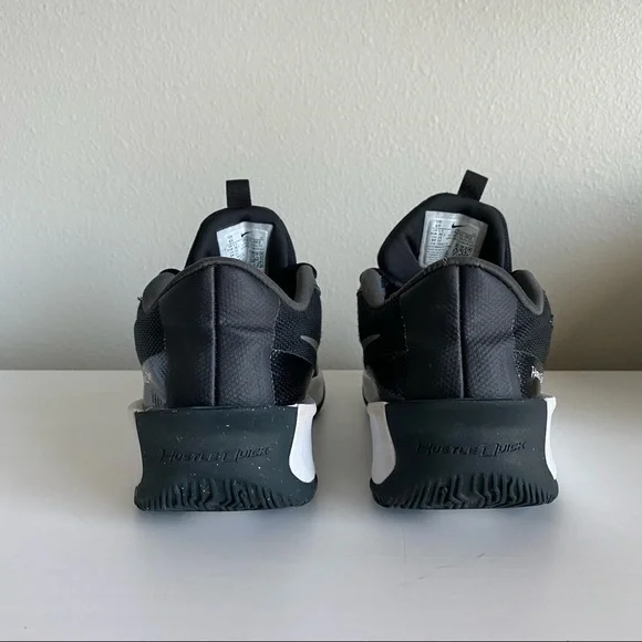 Nike, Black/White Hustle Quick 3 Basketball Shoes, Size 6 - Picture 5 of 9